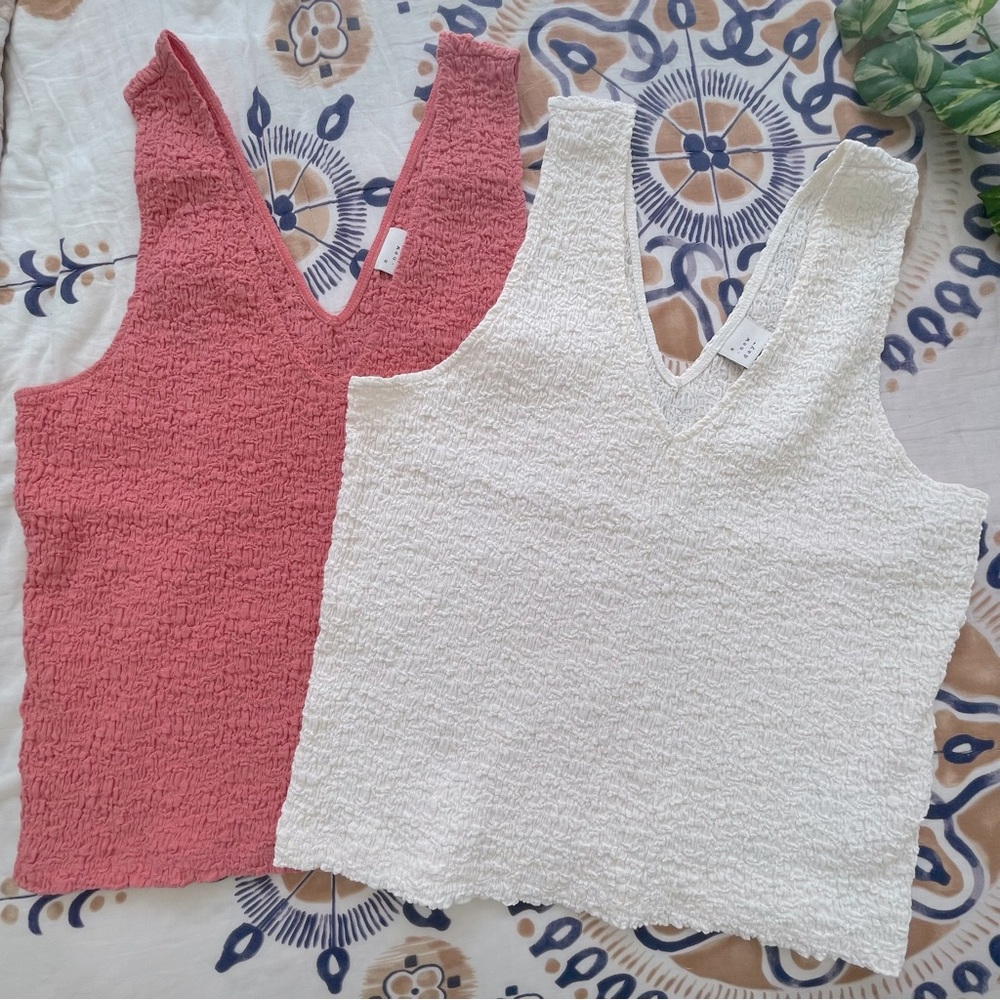 A New Day | Women’s V-Neck Tank Bundle in Crème and Coral XL